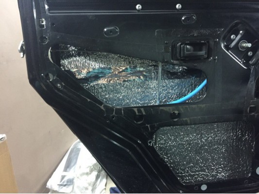 Шумоизоляция пола, арок, дверей и багажника