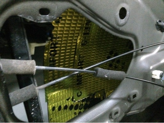 Шумоизоляция пола, арок, дверей и багажника